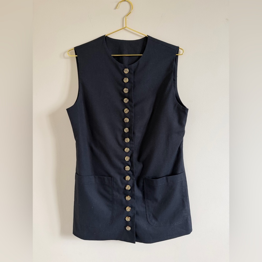 Commense Black Sleeveless Button-Front Vest with Patch Pockets